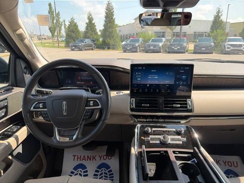 Used 2024 Lincoln Navigator Reserve AWD/4WD image 14