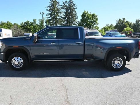 Used 2025 GMC Sierra 3500 Denali Ultimate AWD/4WD image 8
