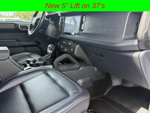 Used 2025 Ford Bronco Badlands AWD/4WD image 12