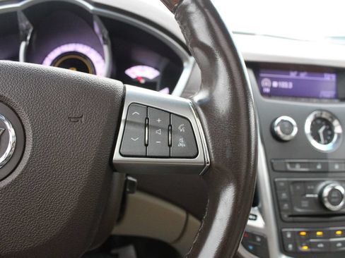 Used 2011 Cadillac SRX Luxury FWD image 13