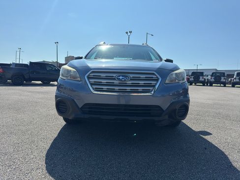 Used 2017 Subaru Outback 2.5i w/ Popular Package #2 AWD/4WD image 3