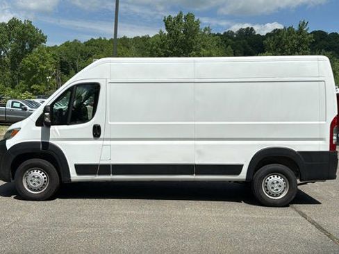 Used 2026 RAM ProMaster 2500 w/ Convenience Group FWD image 4