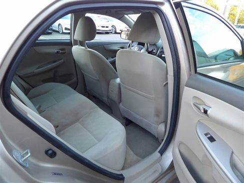 Used 2010 Toyota Corolla LE image 11