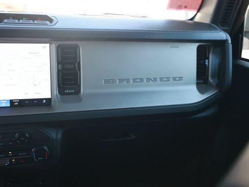 Used 2025 Ford Bronco Outer Banks AWD/4WD image 33