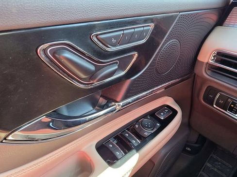 Certified 2023 Lincoln Corsair FWD image 12