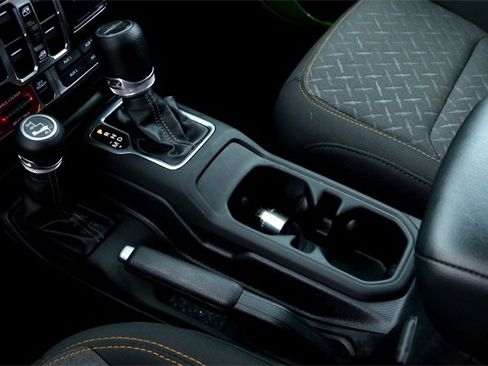 Used 2025 Jeep Gladiator Mojave image 18