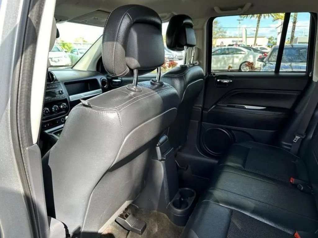 Used 2016 Jeep Compass Latitude FWD image 20