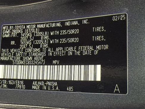 Used 2025 Toyota Sienna XSE w/ XSE Plus Package FWD image 27