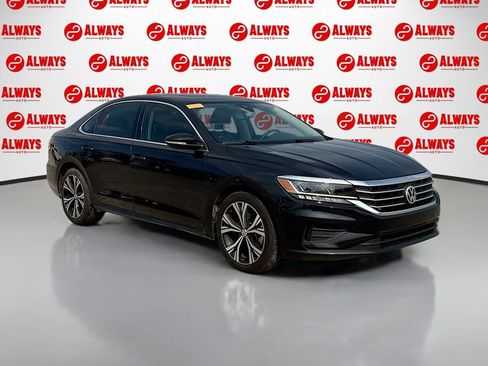 Used 2021 Volkswagen Passat 2.0T SE image 3