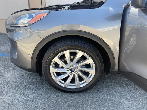 Used 2021 Ford Escape Titanium w/ Titanium Elite Package AWD/4WD image 37
