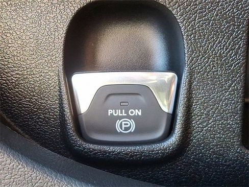 Used 2025 RAM ProMaster 2500 w/ Storage Group image 23