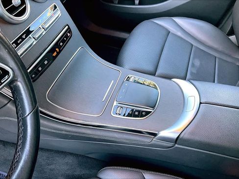 Used 2021 Mercedes-Benz GLC 300 image 15