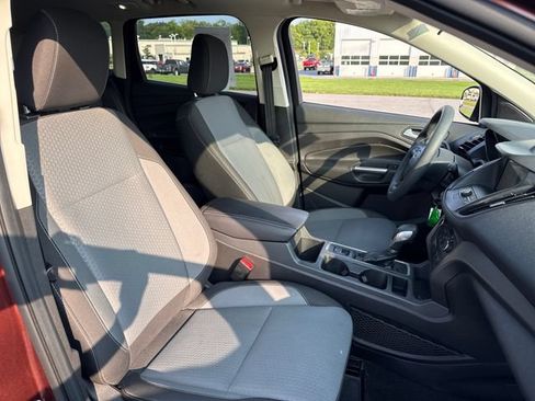 Used 2018 Ford Escape SE w/ SE Sync 3 Package AWD/4WD image 13