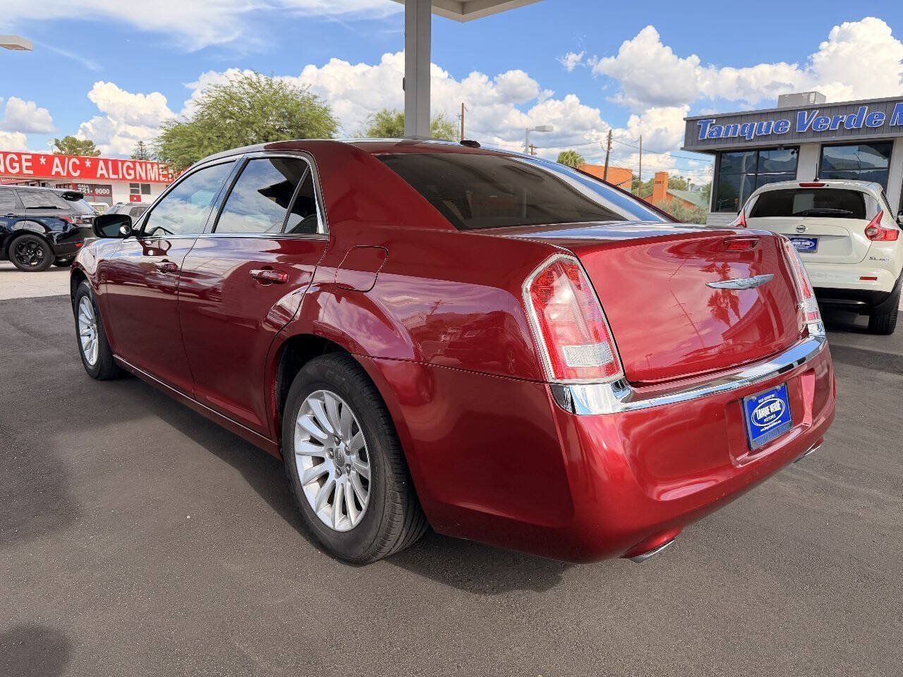 Used 2011 Chrysler 300 RWD image 4