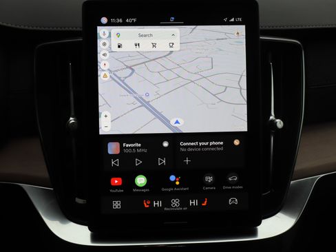 Certified 2025 Volvo XC90 B6 Plus image 25