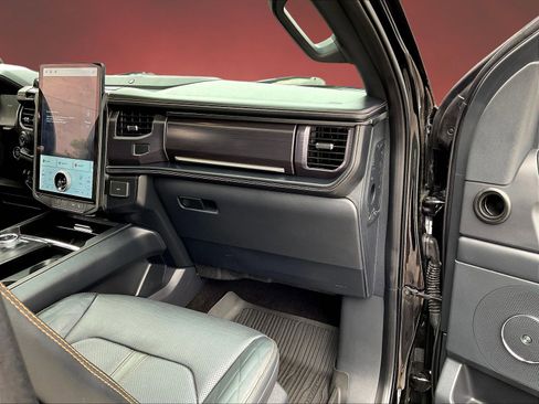 Used 2022 Ford Expedition Platinum AWD/4WD image 26