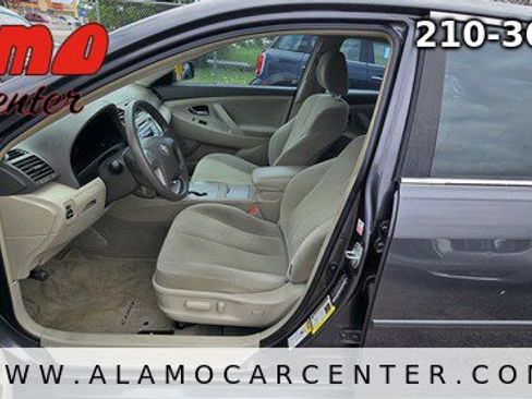Used 2009 Toyota Camry LE FWD image 28