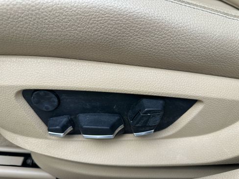 Used 2011 BMW 528i Sedan image 17