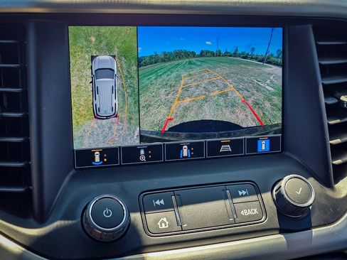Used 2023 GMC Acadia SLT w/ Technology Package AWD/4WD image 29
