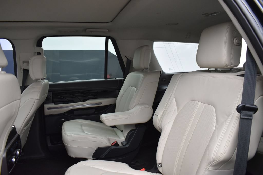 Used 2018 Ford Expedition Platinum AWD/4WD image 8