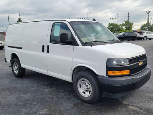 Used 2019 Chevrolet Express 2500 w/ Enhanced Convenience Package RWD image 16