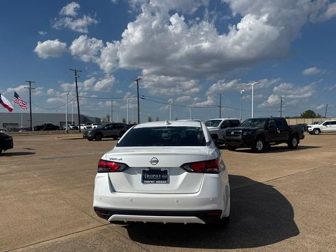 Certified 2025 Nissan Versa SV w/ Trunk Package FWD image 21
