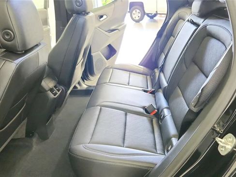 Used 2026 Chevrolet Equinox LT w/ Convenience Package II FWD image 32