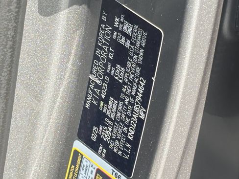 Used 2025 Kia Soul LX w/ LX Technology Package FWD image 29