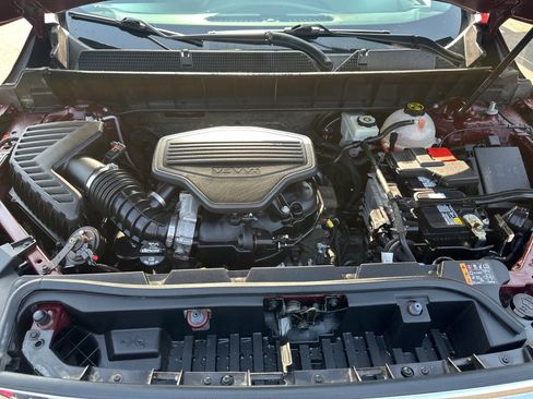 Used 2017 GMC Acadia SLT AWD/4WD image 13