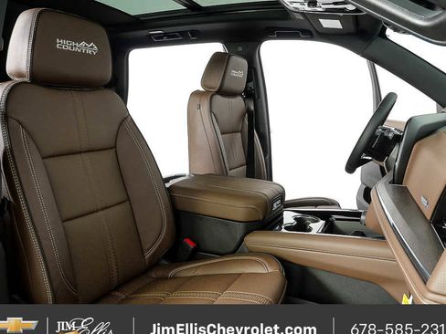 New 2026 Chevrolet Tahoe High Country w/ Sun And Tow Package AWD/4WD image 24