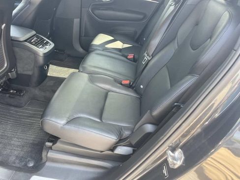 Used 2016 Volvo XC90 T6 Momentum w/ Momentum Plus Package AWD/4WD image 19