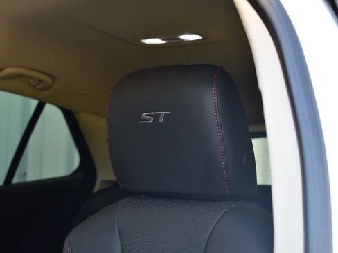 Used 2023 Buick Envision Essence w/ Sport Touring Package FWD image 20