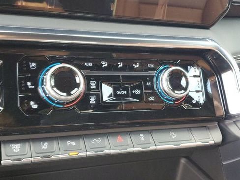 New 2026 GMC Sierra 2500 Denali Ultimate image 24