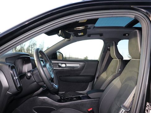 Used 2022 Volvo XC40 P8 Recharge Plus AWD/4WD image 14