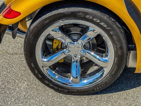 Used 2002 Chrysler Prowler image 43