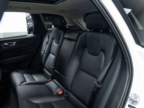 Used 2023 Volvo XC60 B5 Plus w/ Climate Package AWD/4WD image 21