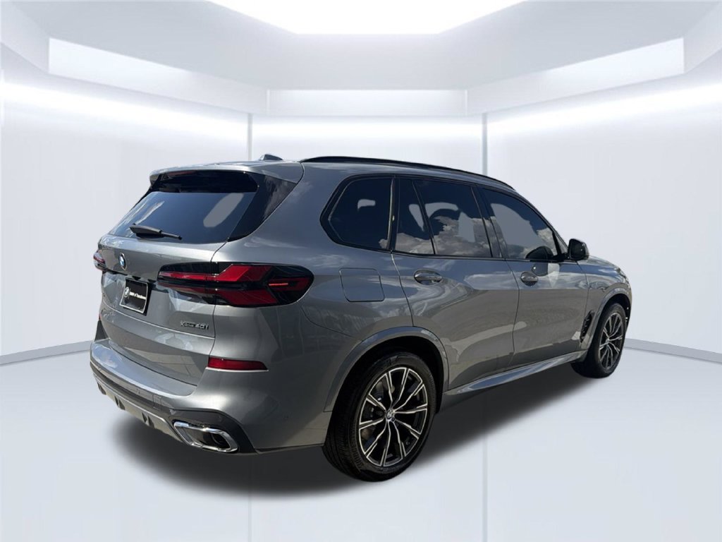 Used 2024 BMW X5 xDrive40i w/ M Sport Package AWD/4WD image 7
