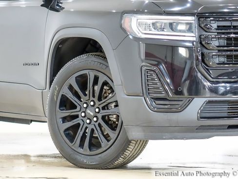 Used 2022 GMC Acadia SLE w/ Driver Convenience Package image 3