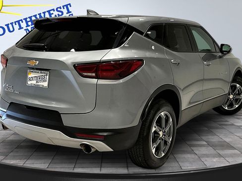 Used 2025 Chevrolet Blazer LT AWD/4WD image 6