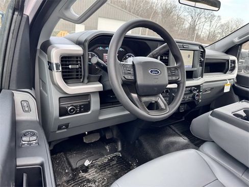 New 2025 Ford F550 4x4 Regular Cab Super Duty w/ XL Chrome Package image 15