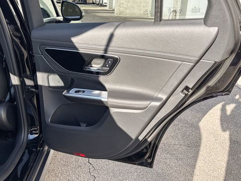 Used 2024 Mercedes-Benz GLC 300 4MATIC image 37