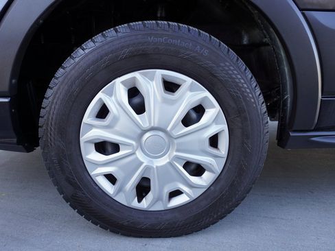 Used 2023 Ford Transit 350 XLT image 23