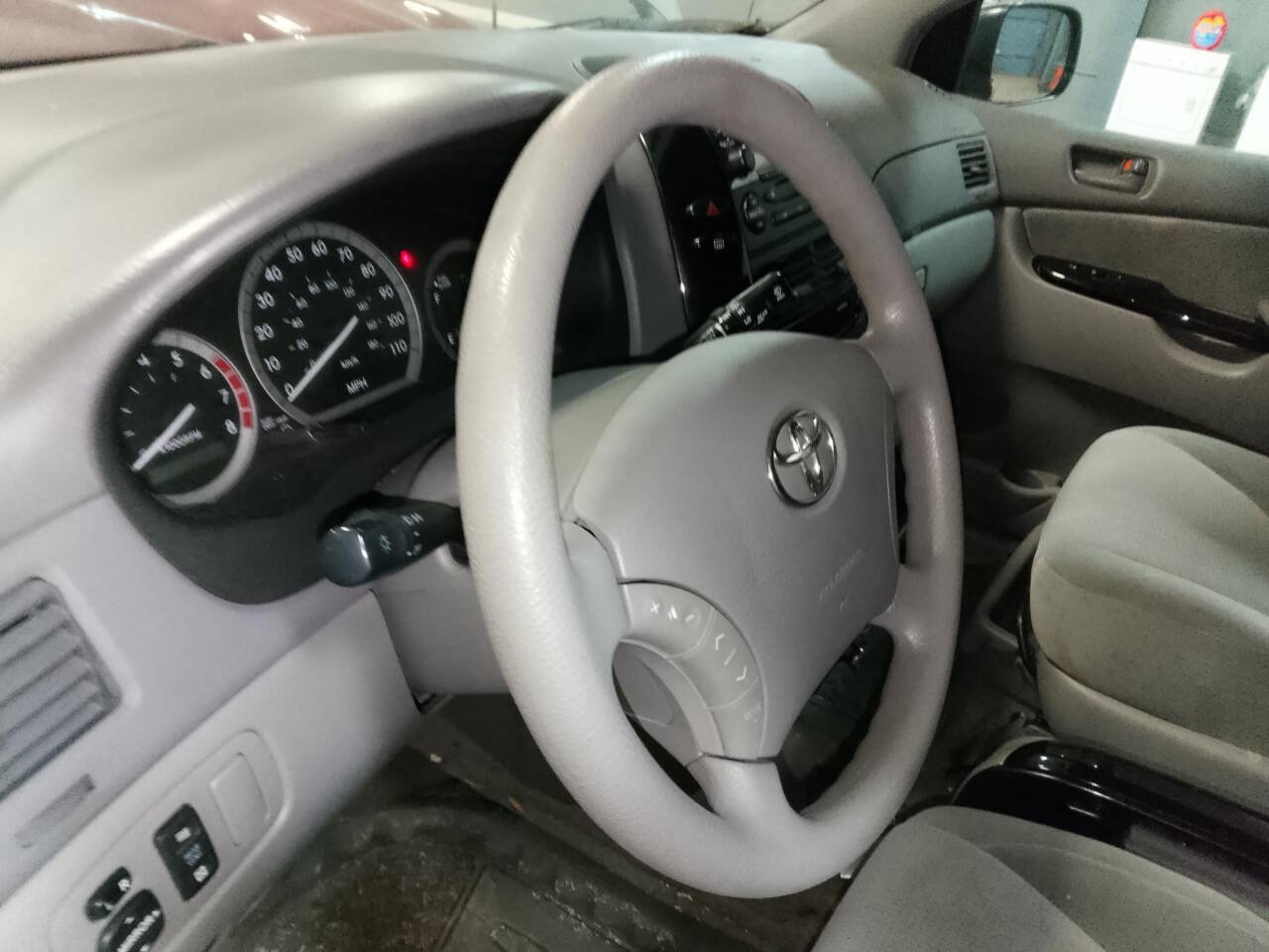 Used 2005 Toyota Sienna FWD image 27