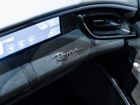 Certified 2022 Ferrari Roma image 33