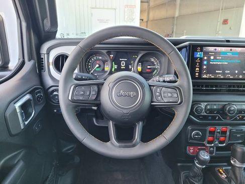 Used 2024 Jeep Wrangler Unlimited AWD/4WD image 17