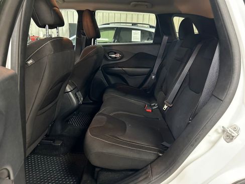 Used 2016 Jeep Cherokee Latitude w/ Cold Weather Group image 25
