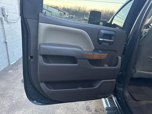 Used 2017 GMC Sierra 1500 SLT image 19