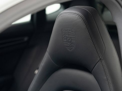 Certified 2023 Porsche Panamera Platinum Edition image 18