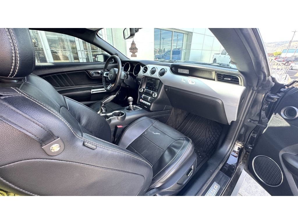 Used 2016 Ford Mustang Premium RWD image 9