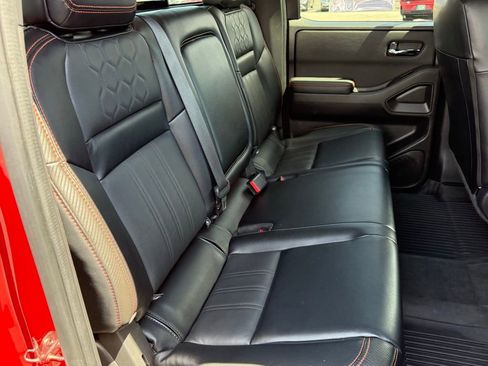 Used 2023 Nissan Frontier PRO-4X w/ Pro-4X Premium Package image 18